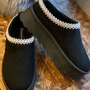 Nanette Lepore Black and White Platform Mules